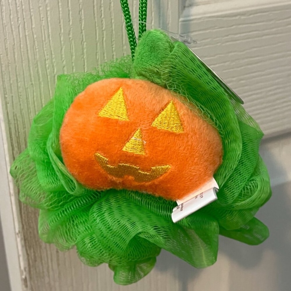 🎃 Scary Cute Pumpkin Halloween Loofah – Green Mesh – New with Tags